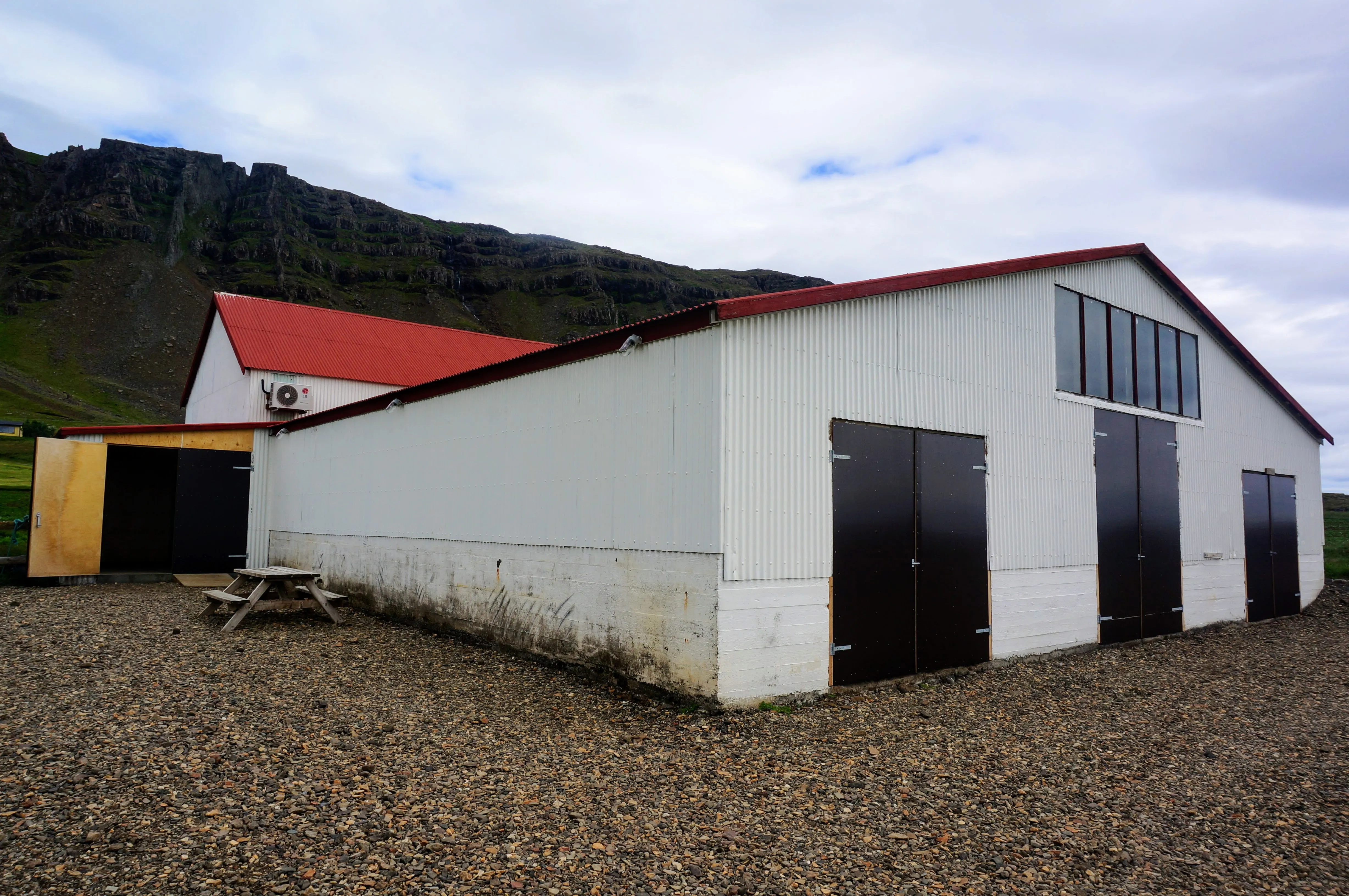 east barn.BQk VoxJ.jpg