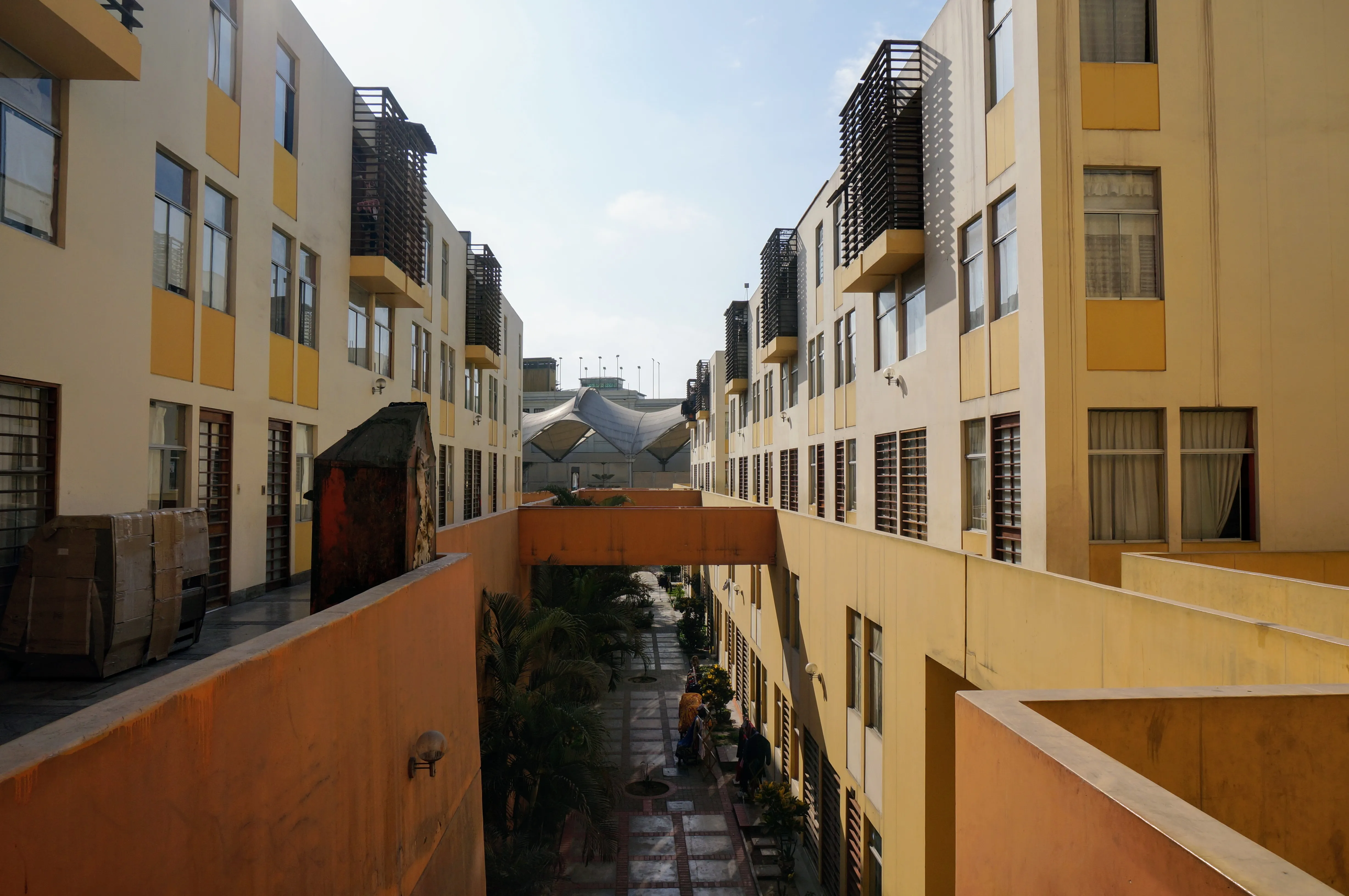 lima alley.aTW3zqy8.jpg