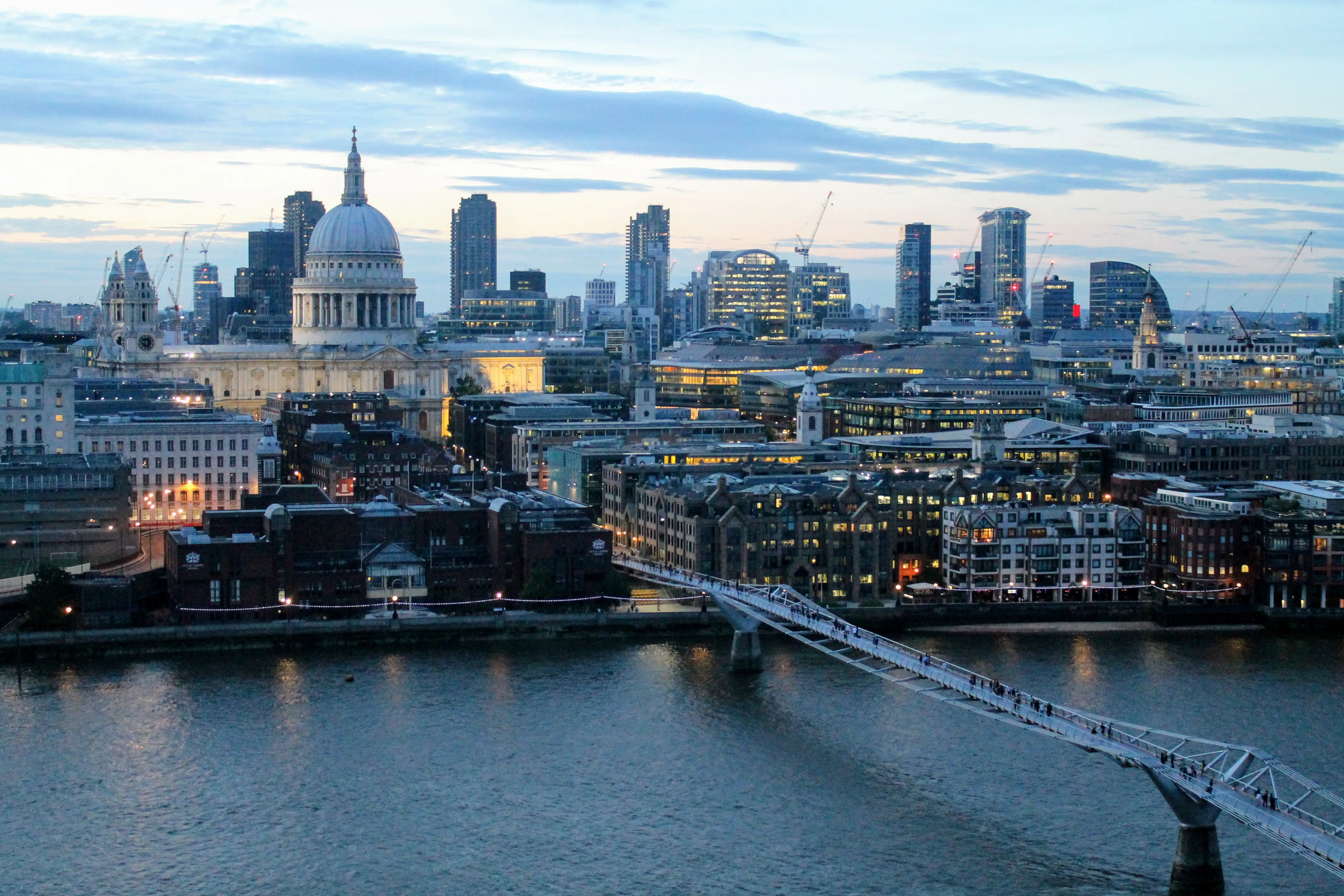 london night view.BFf8wQ6y.jpg