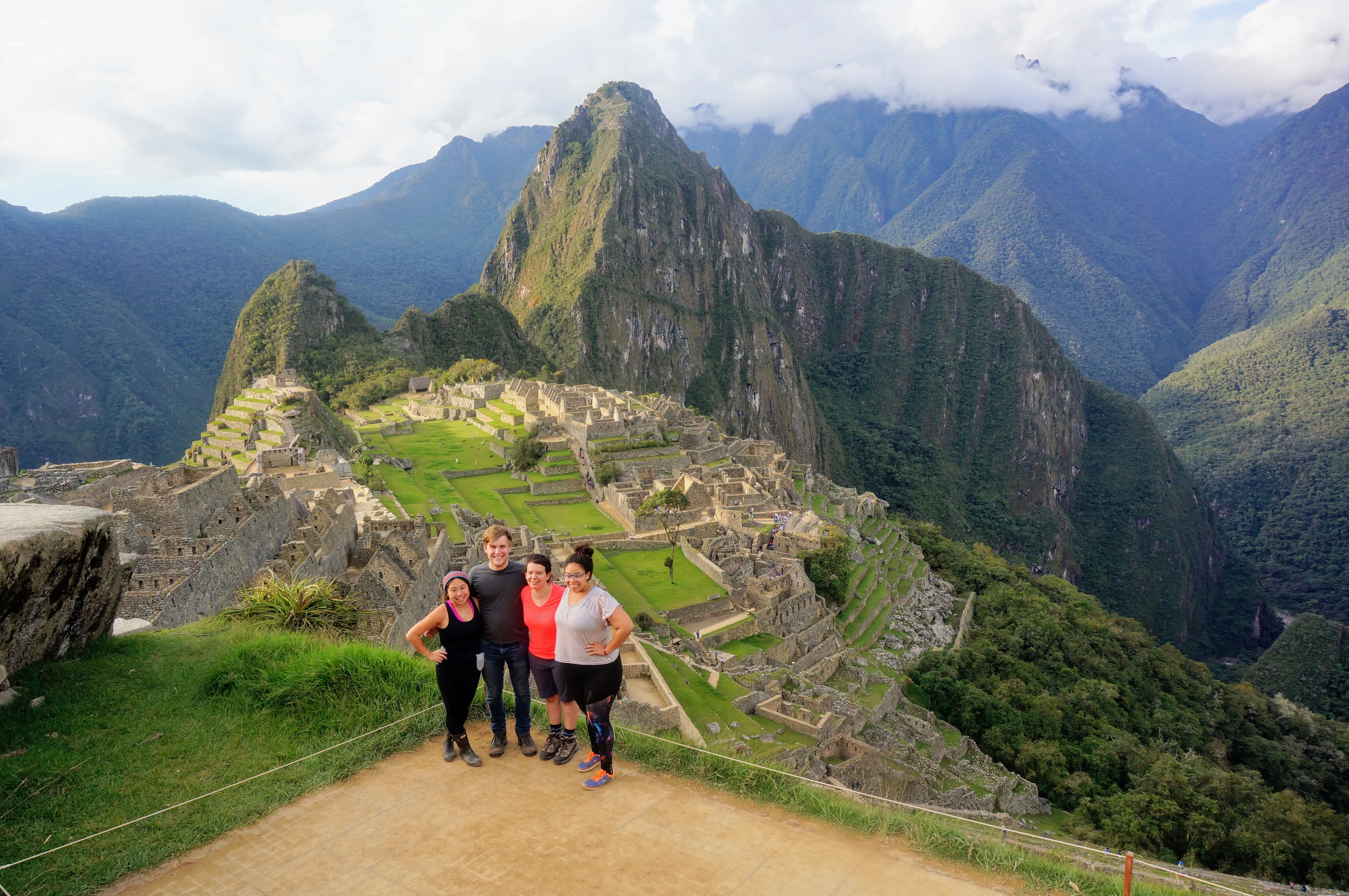 machu picchu classic group.Cpy1wrFL.jpg