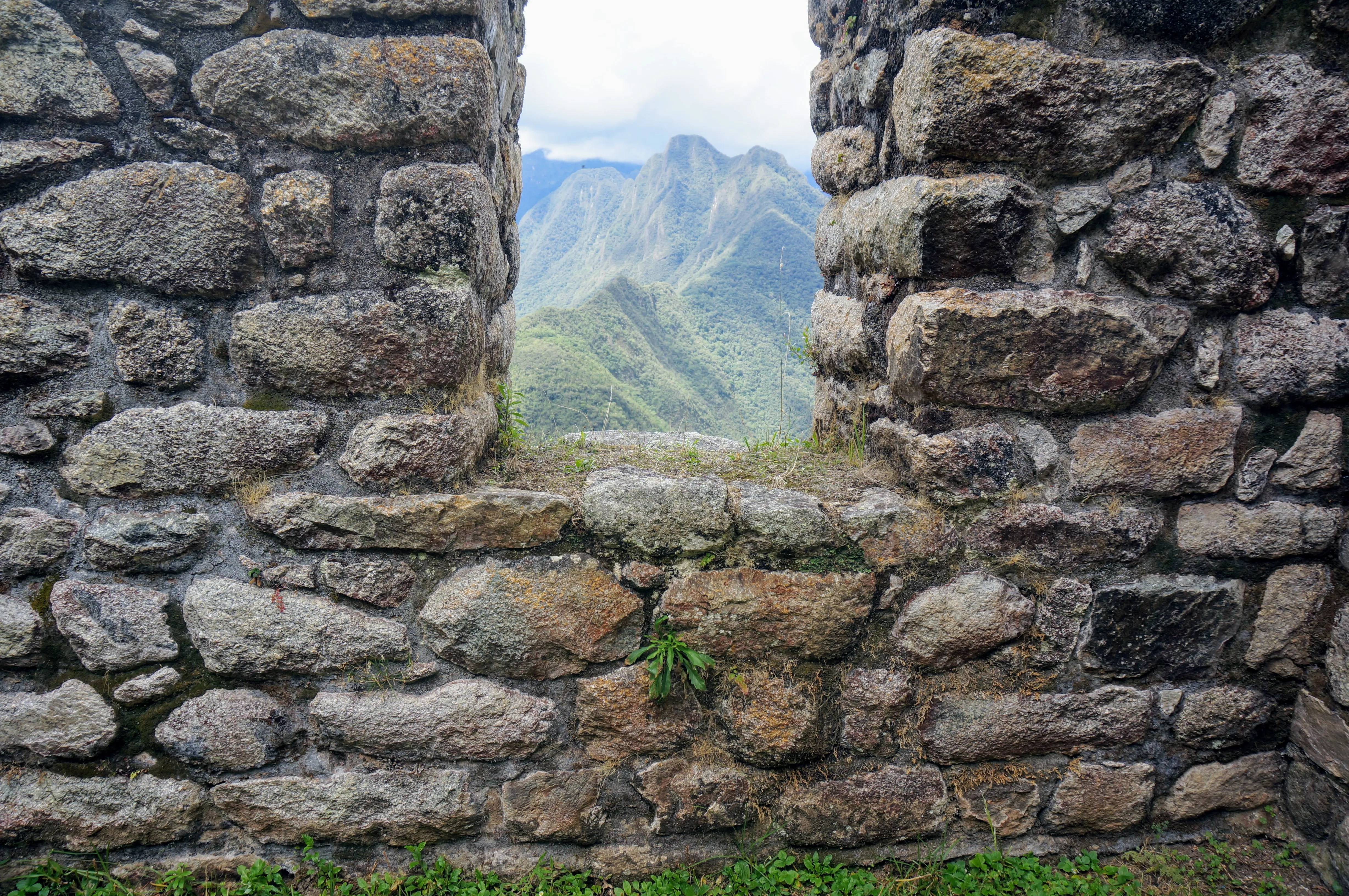 machu picchu hike window.SIxjr_KZ.jpg