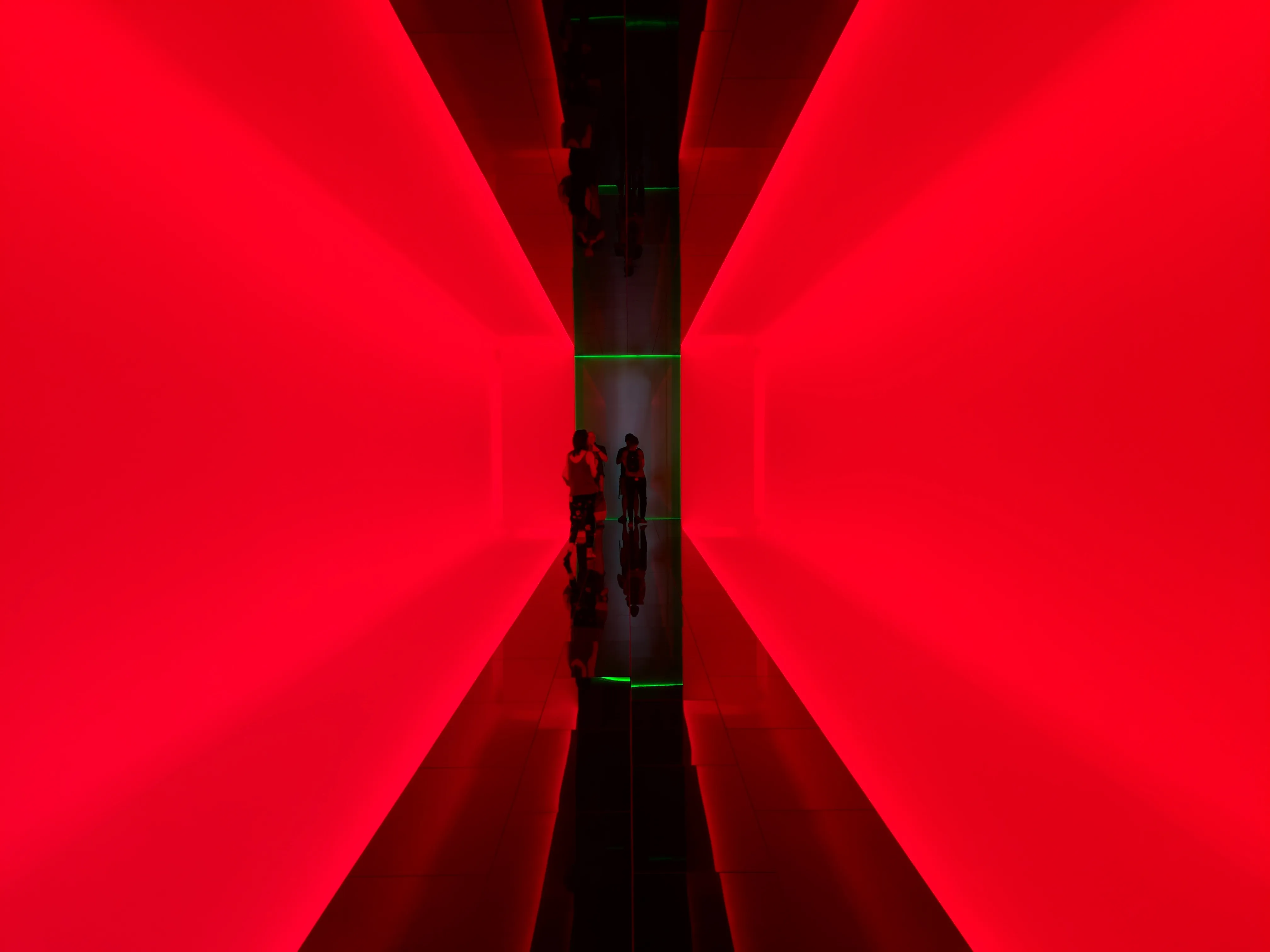 mona hallway red.BGnO0uqn.jpg