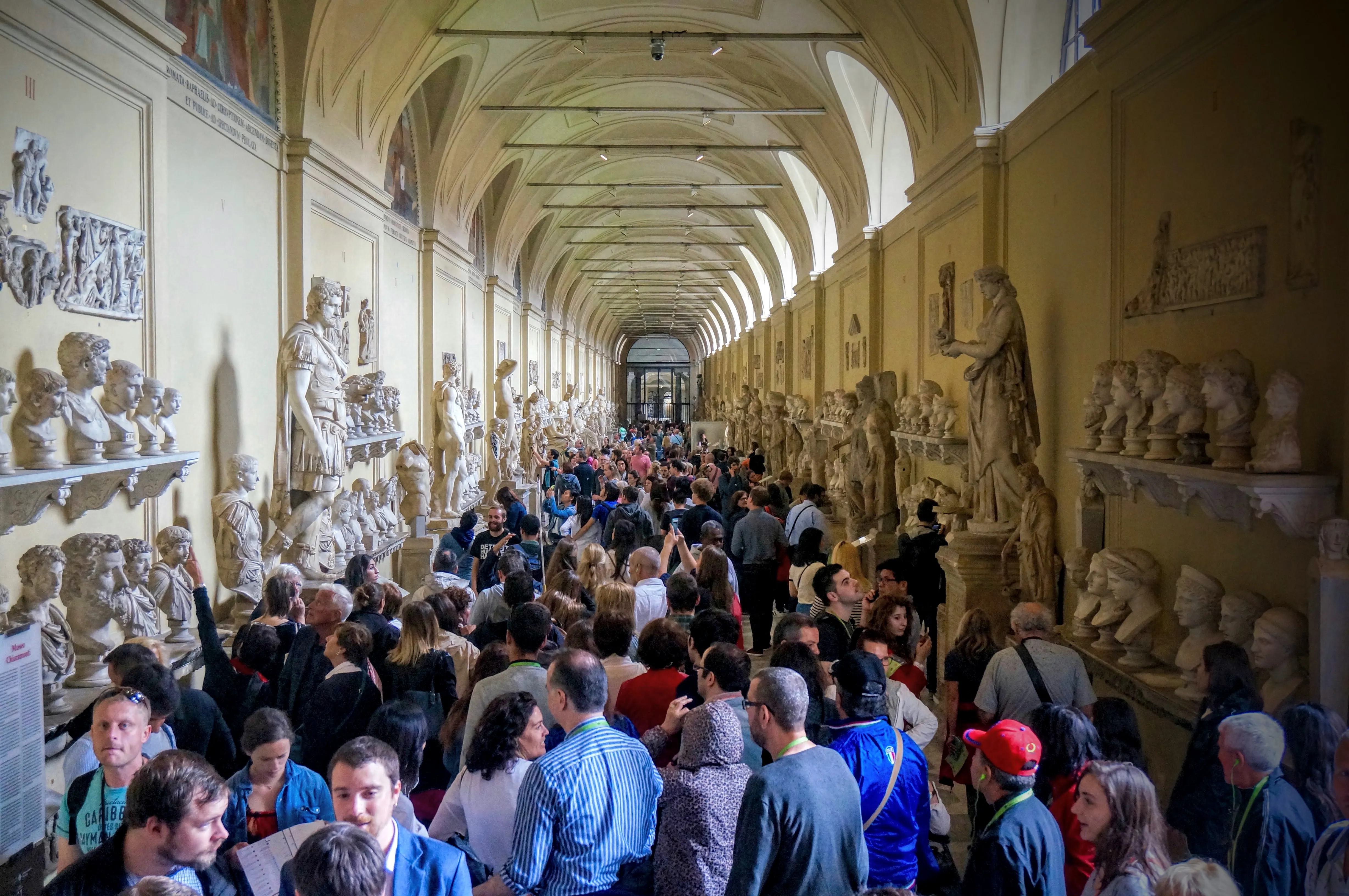 rome vatican hallway.D36fmlYQ.jpg