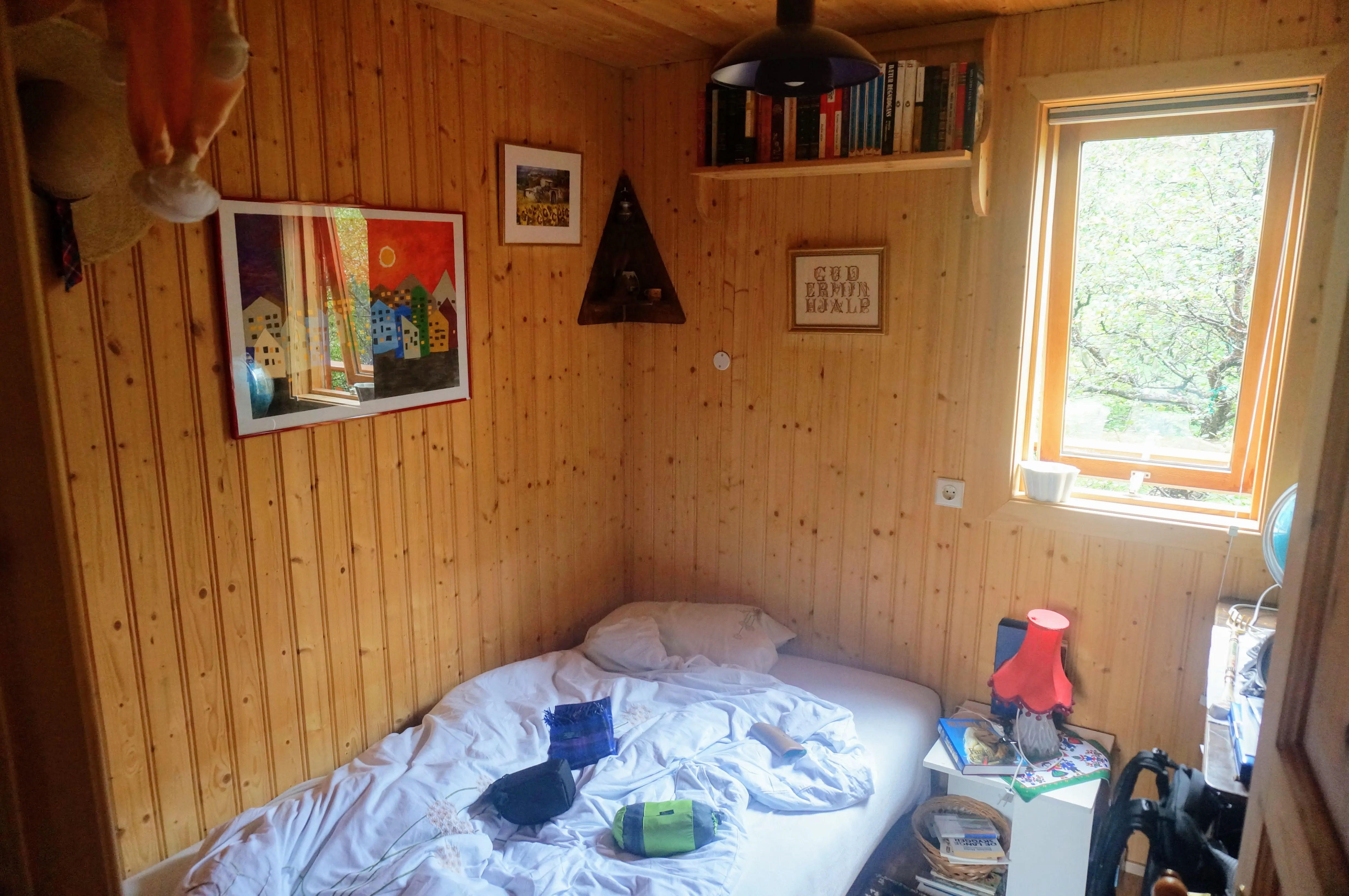 snaefellsnes room.DQvoKQNd.jpg