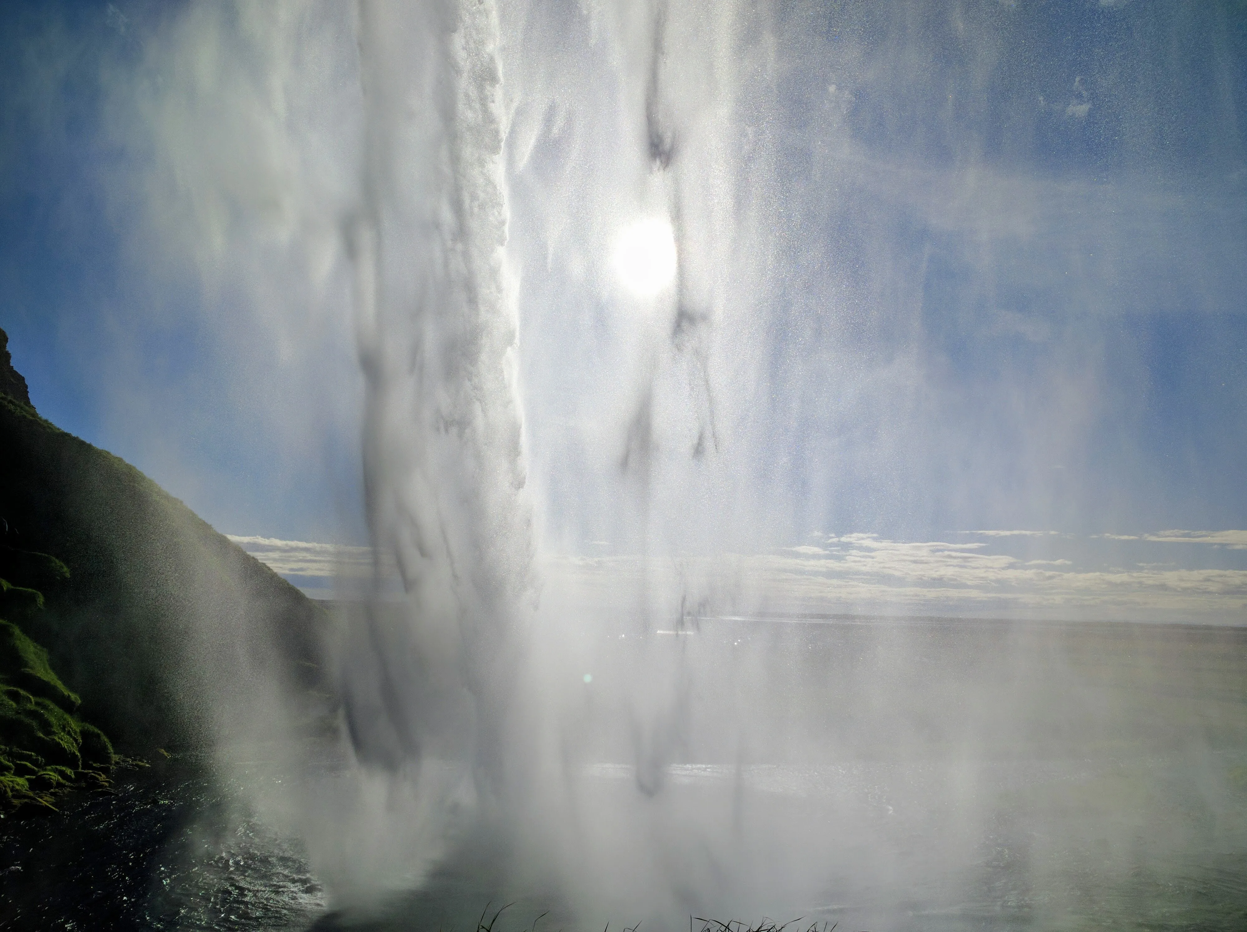 south seljalandsfoss back.DCbbngmo.jpg