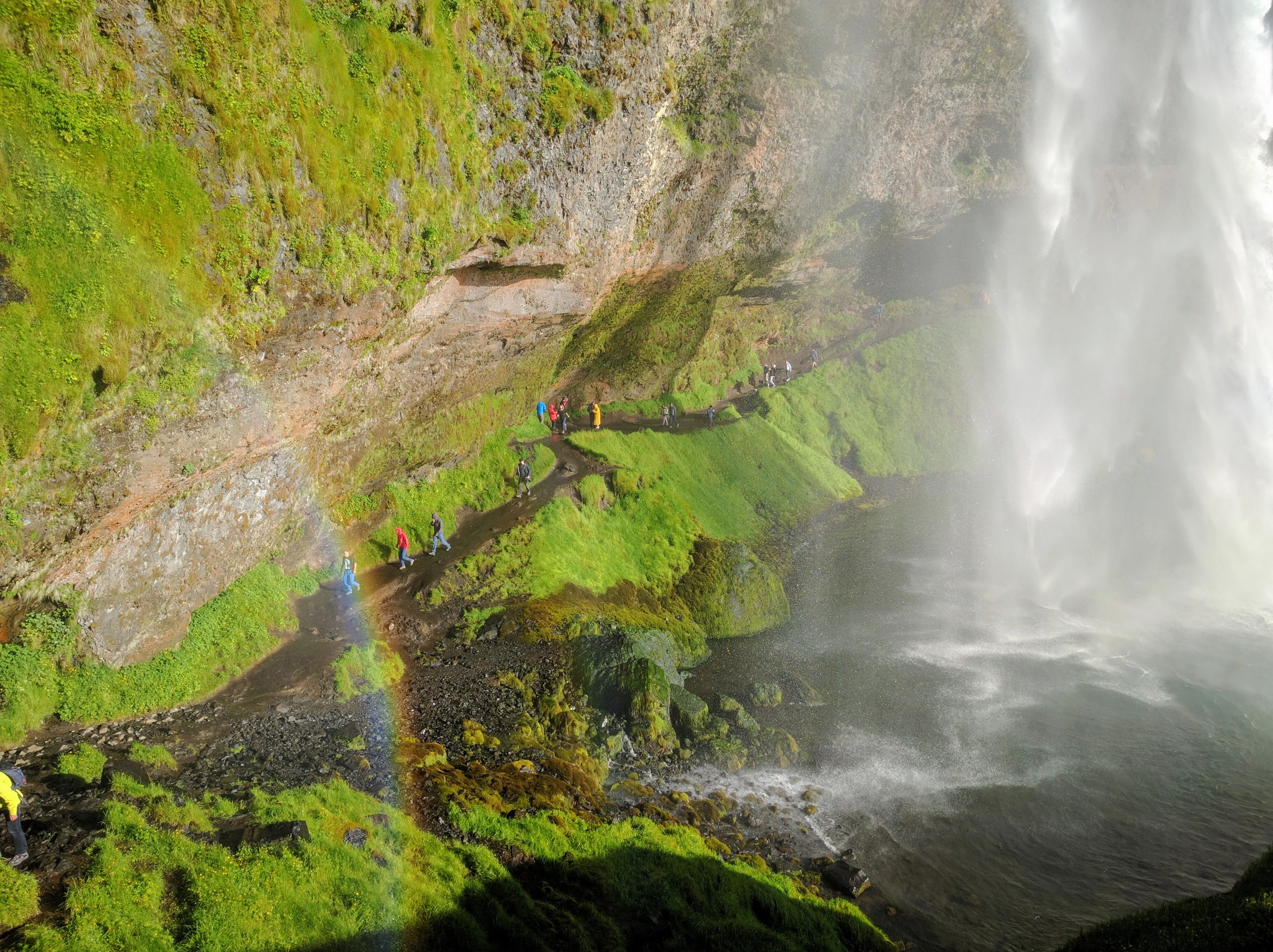 south seljalandsfoss path.DZo4quJO.jpg