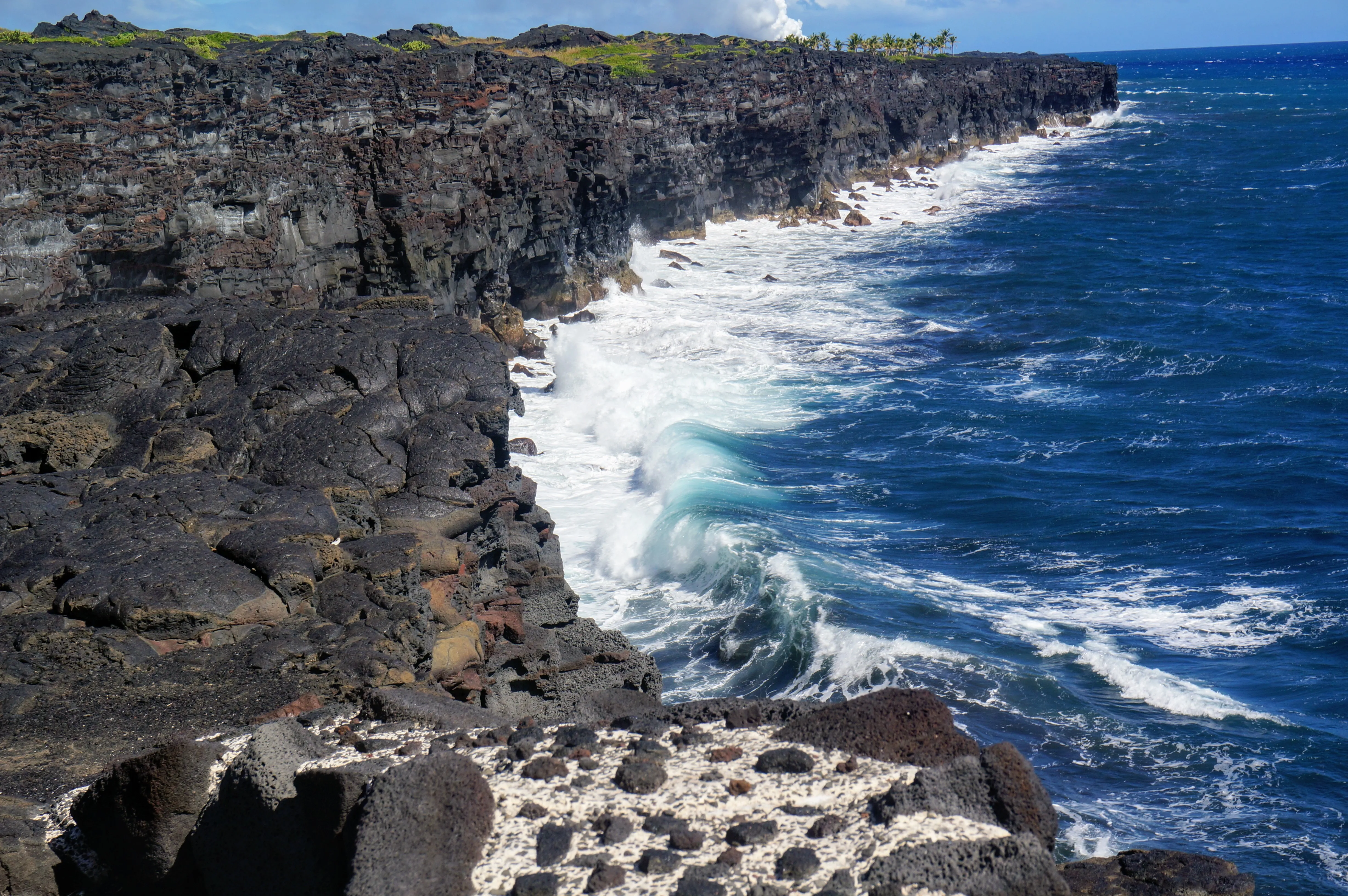 volcano waves.vlbapPEz.jpg
